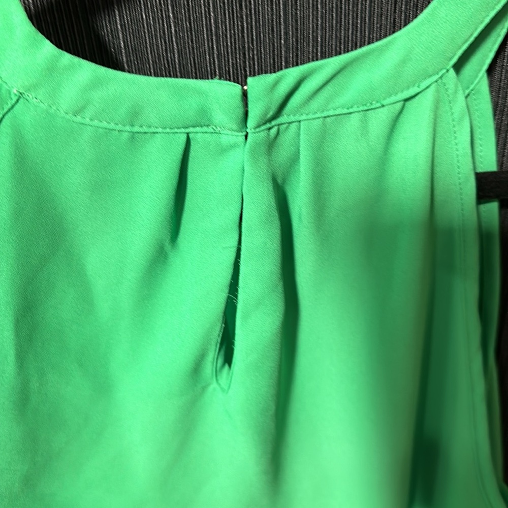 Violet + Claire brand Green sleeveless top /‎ Size M / M-18 - Picture 5 of 6